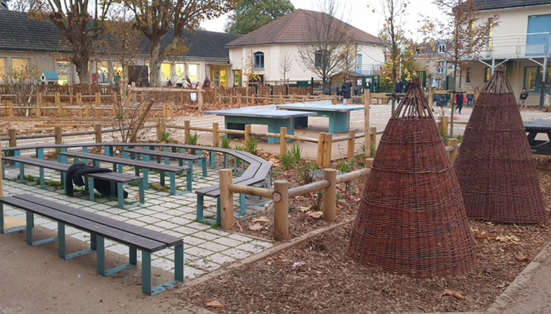 Désimperméabilisation des cours d'écoles Saint-Exupéry et Chèvrefeuilles à Villennes-sur-Seine réalisée par l'agence Urban Water