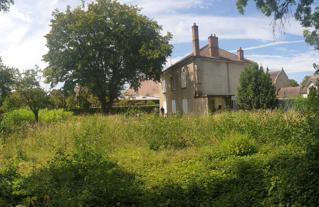 L'ancien presbytère  et son jardin à Magny-les-Hameaux.