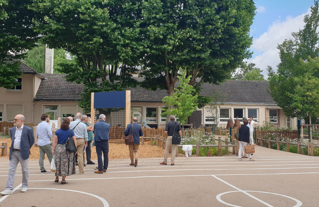 Visite des cours d'écoles de Villennes-sur-Seine avec les adhérents du CAUE 78.