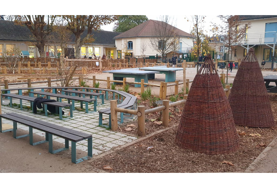 Désimperméabilisation des cours d'écoles Saint-Exupéry et Chèvrefeuilles à Villennes-sur-Seine réalisée par l'agence Urban Water