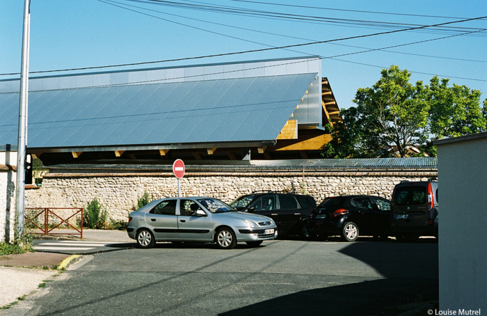 Zoom sur... Le préau et la cour de l'école G. Bruhat à Dammartin-en-Serve (78)